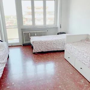 Female Dormitory For Only Female , Roma Italia