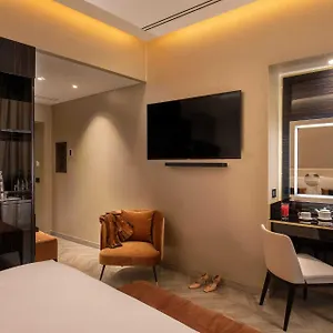 La Place 4*, Roma Italia