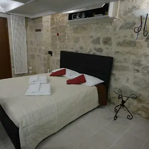 Domus Gaia , Lecce Italia